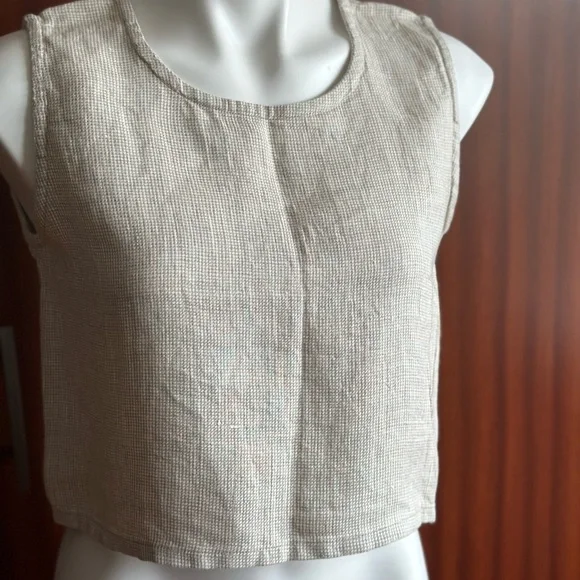 Two NWT AlyWear 100% Linen Top.s M.Made in USA.Retail$38 each. - Picture 12 of 12